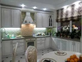 Стильная угловая кухня в классическом стиле под заказ в Краснодаре